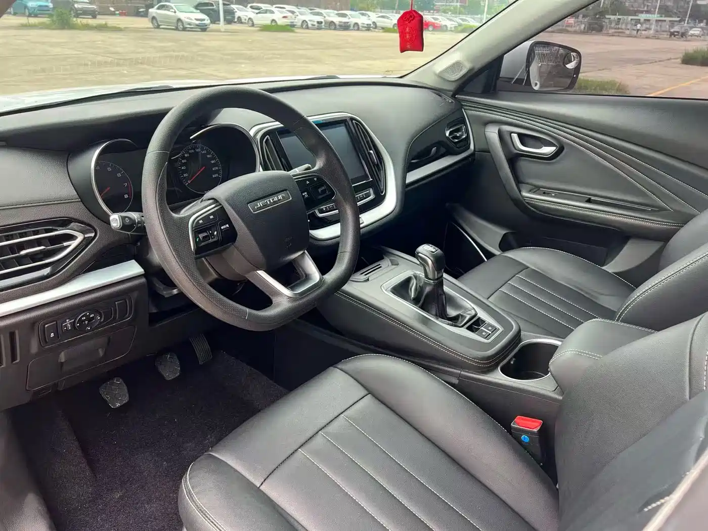 Jetour X70M 2022 2022 1.5T Manual Avant-garde Partner 7-seater