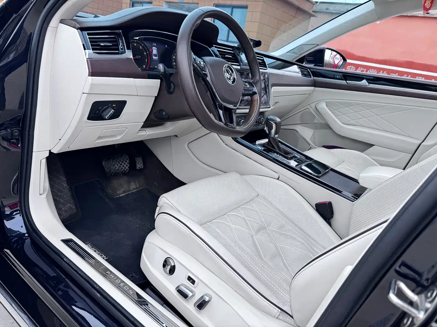 Volkswagen Phideon 2021 380TSI Premium Edition фото 4