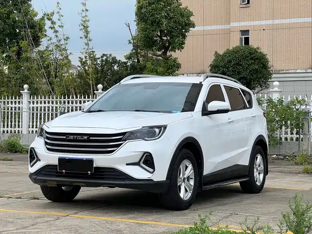  Jetour Jetour X70M 2022 1.5T Manual Avant-garde Partner 7-seater