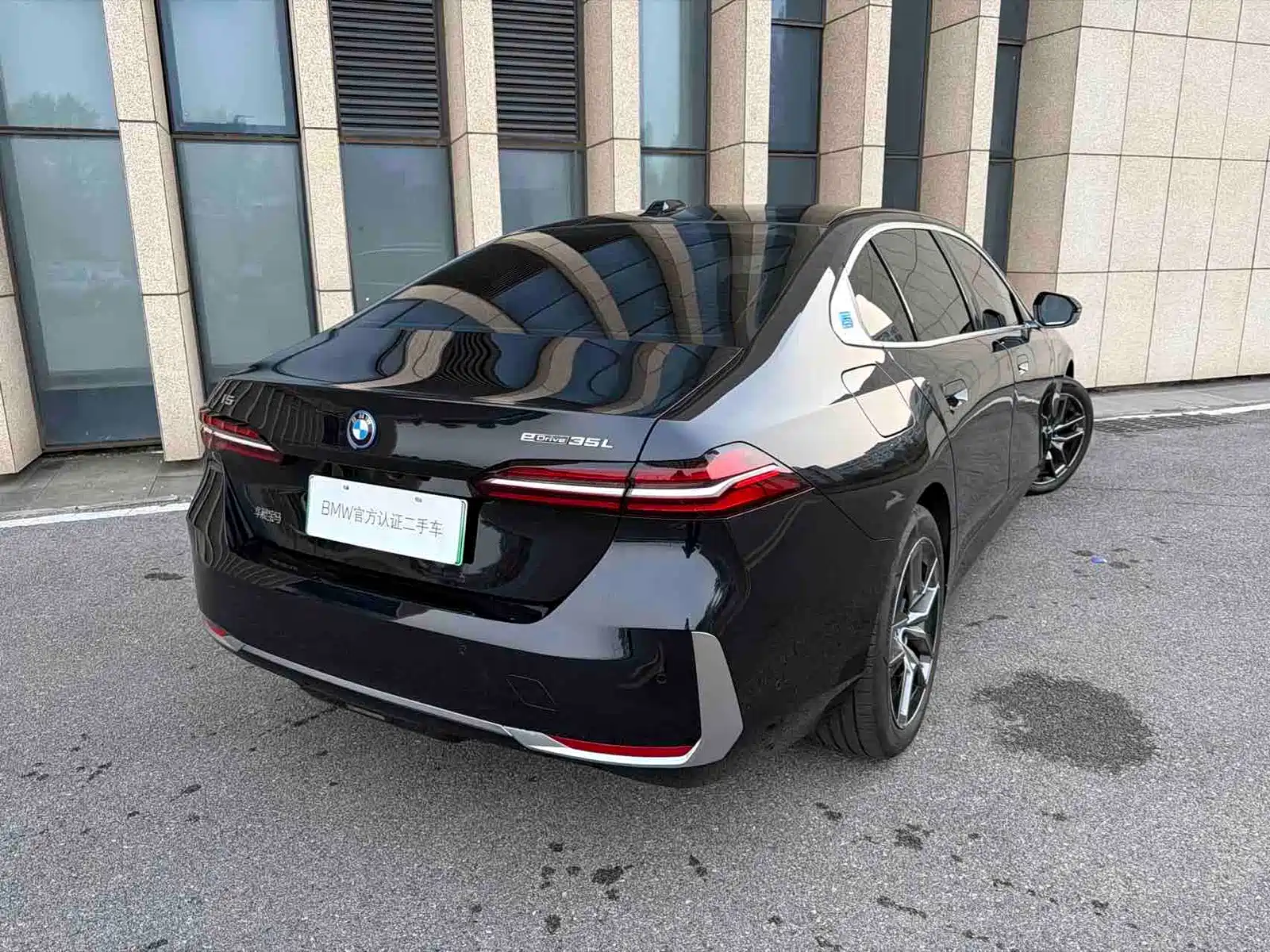Фото 4 - BMW i5