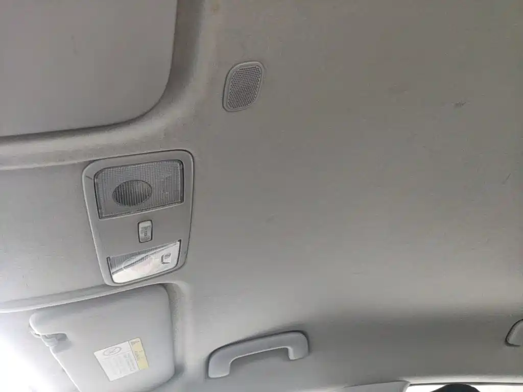 Photo 18 - Kia K2
