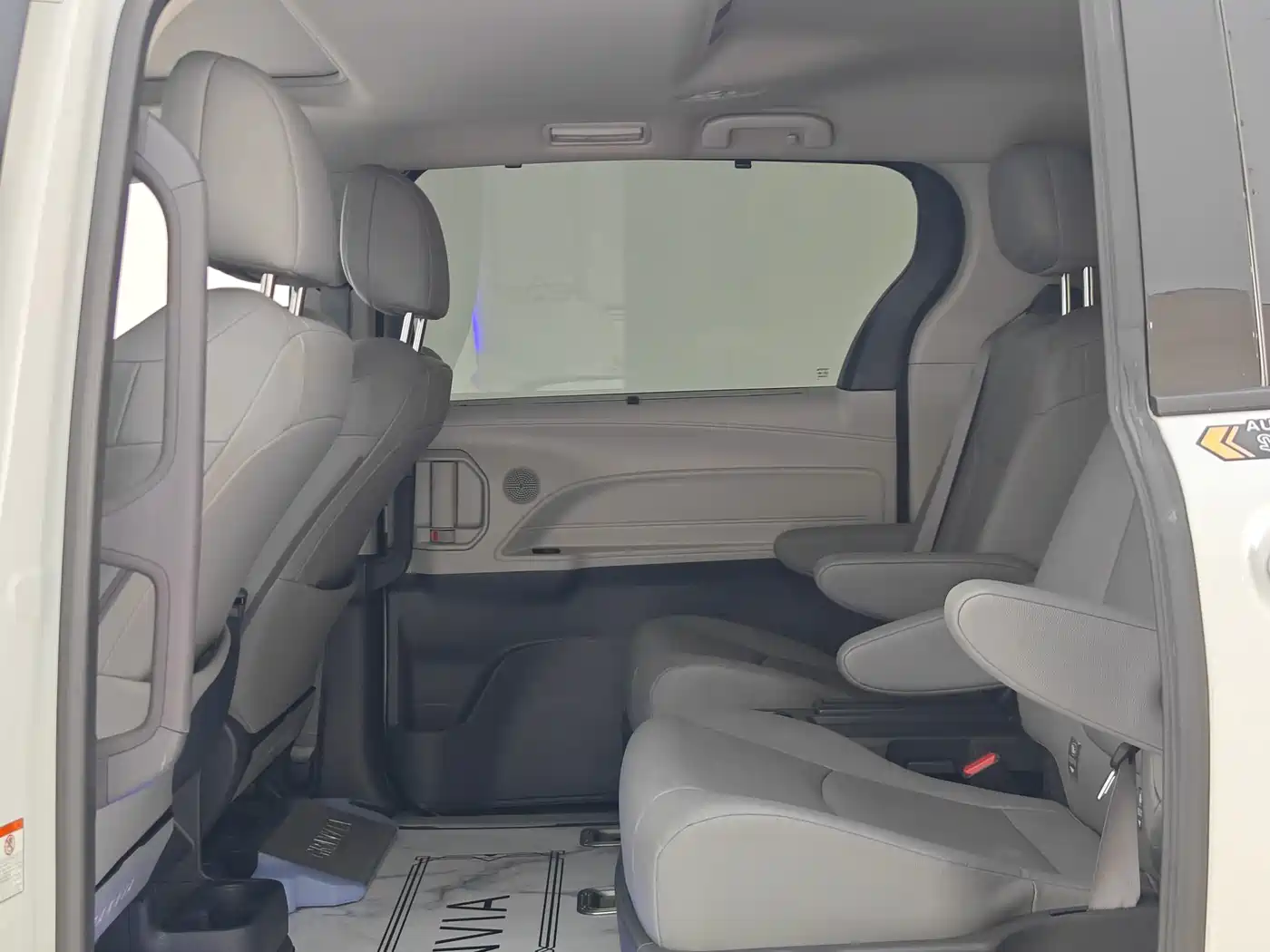 Toyota Granvia 2023 2023 2.5L Hybrid Comfort Edition