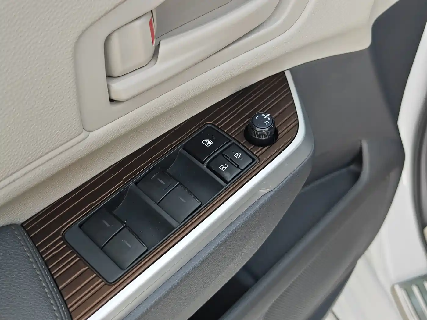 Toyota Granvia 2023 2023 2.5L Hybrid Comfort Edition