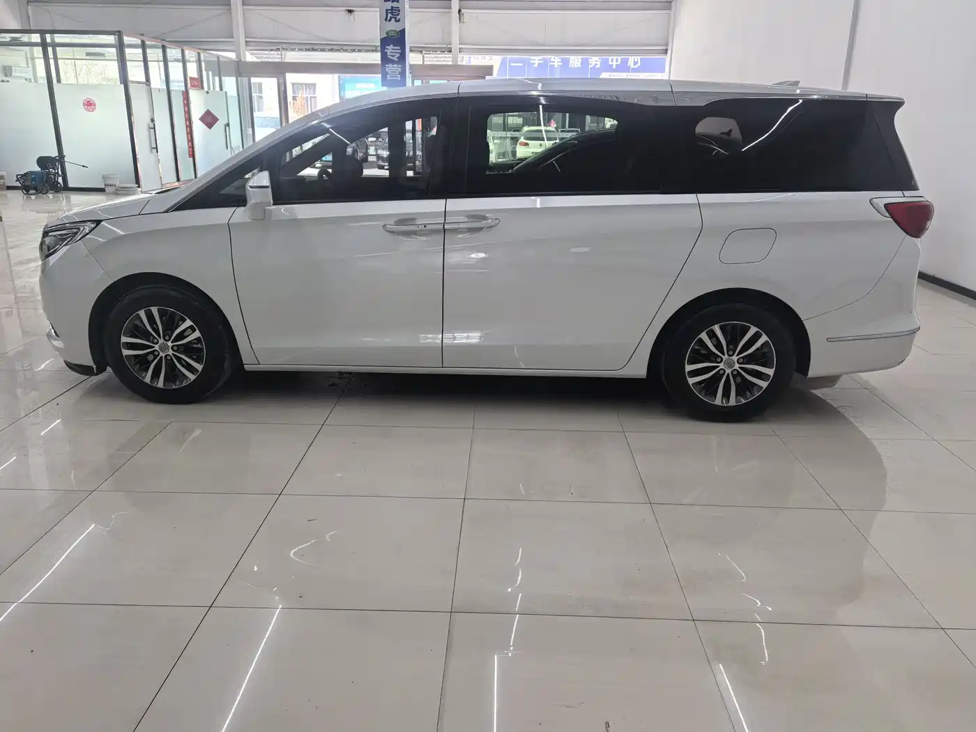 Buick GL8 2018 ES 28T Luxury Type China VI фото 8