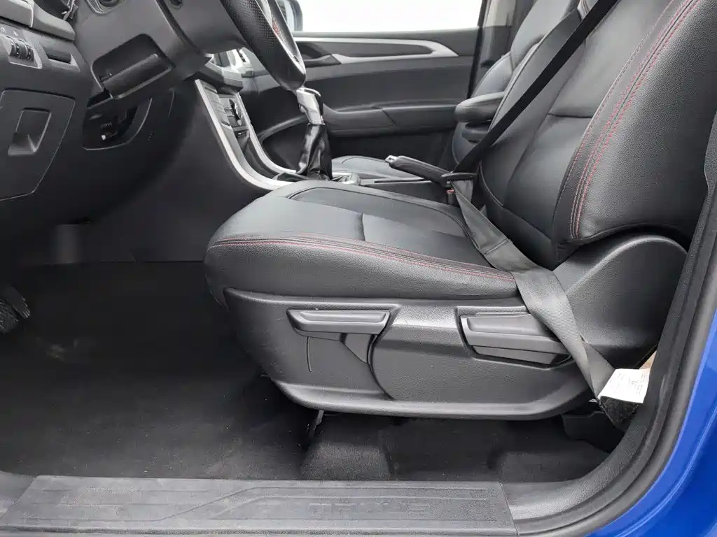 SAIC Maxus Maxus T60 2018 2017 2.0T Gasoline Manual 2WD High Chassis Elite Standard Cab