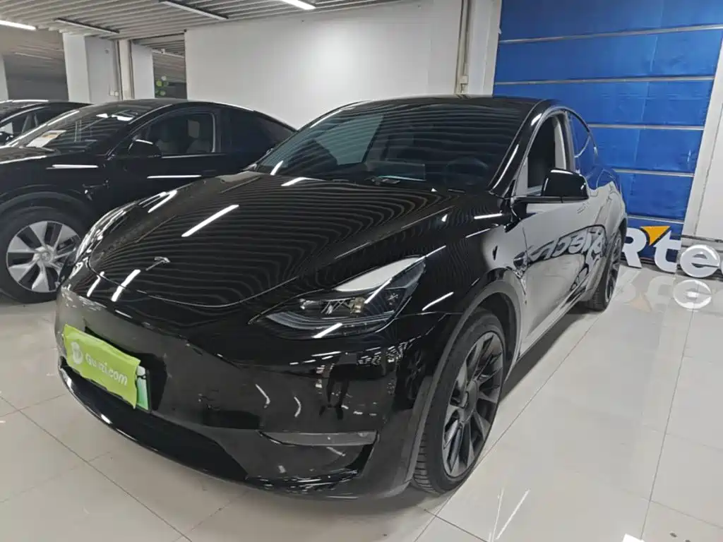 Фото 1 - Tesla Model Y