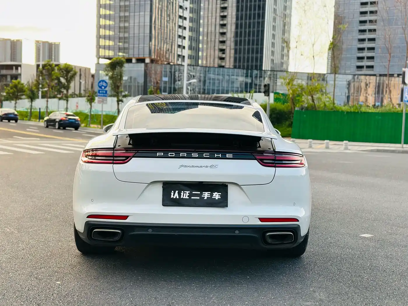 Porsche Panamera 2017 Panamera 4 Executive Long Wheelbase 3.0T фото 6