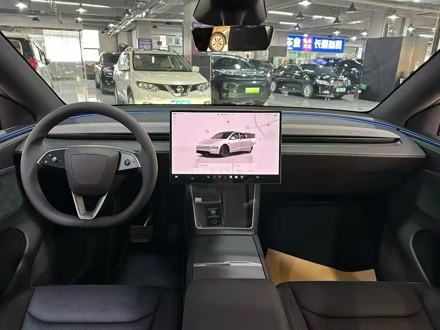 TESLA MODEL Y