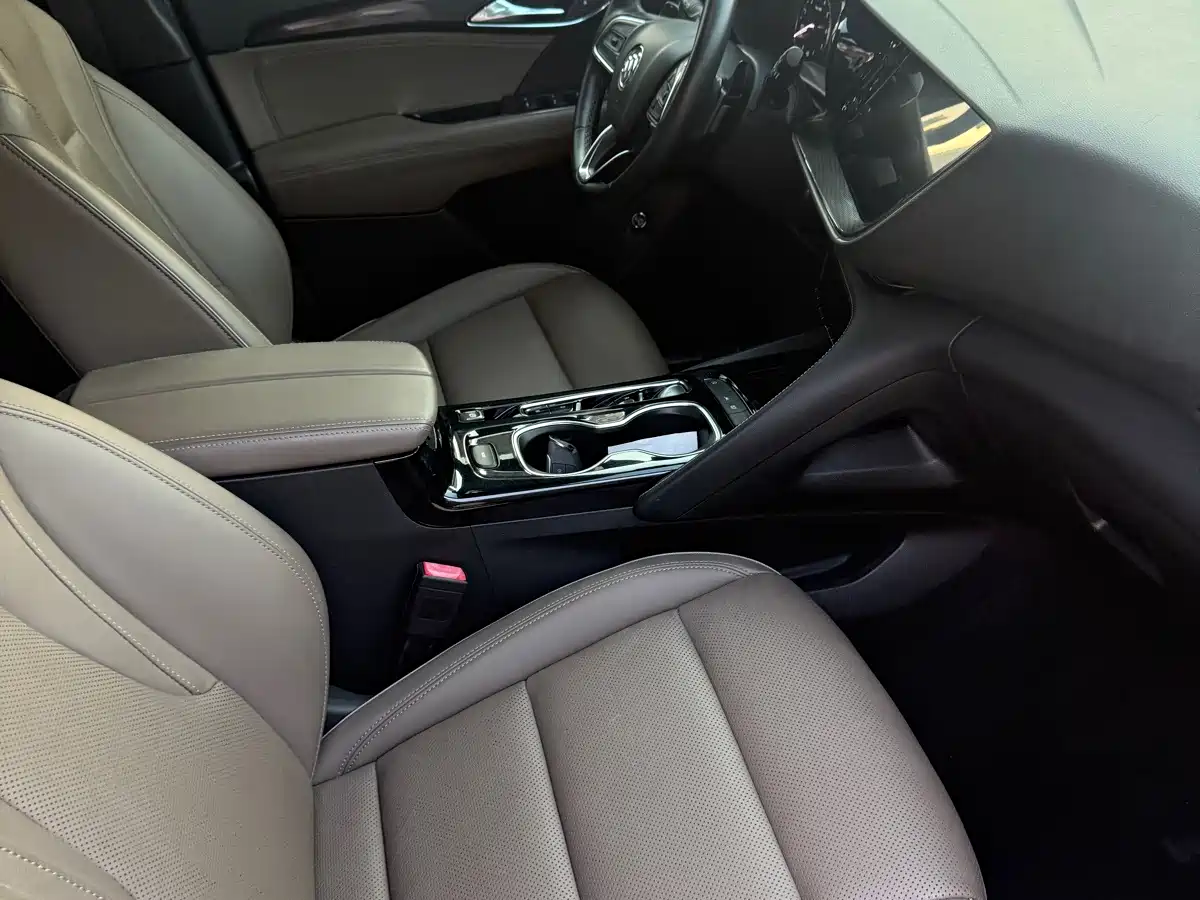 Photo 9 - Buick Envision Plus