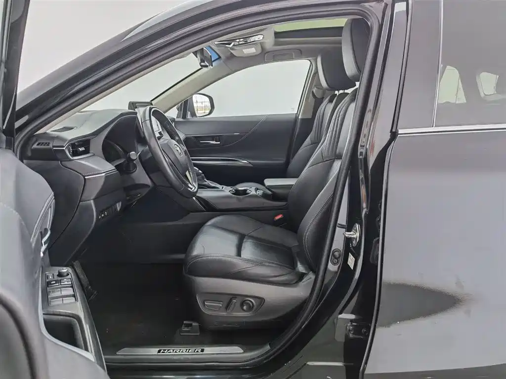 Toyota Lingfang HARRIER 2022 Hybrid 2.5L CVT 2WD Luxury Edition фото 10