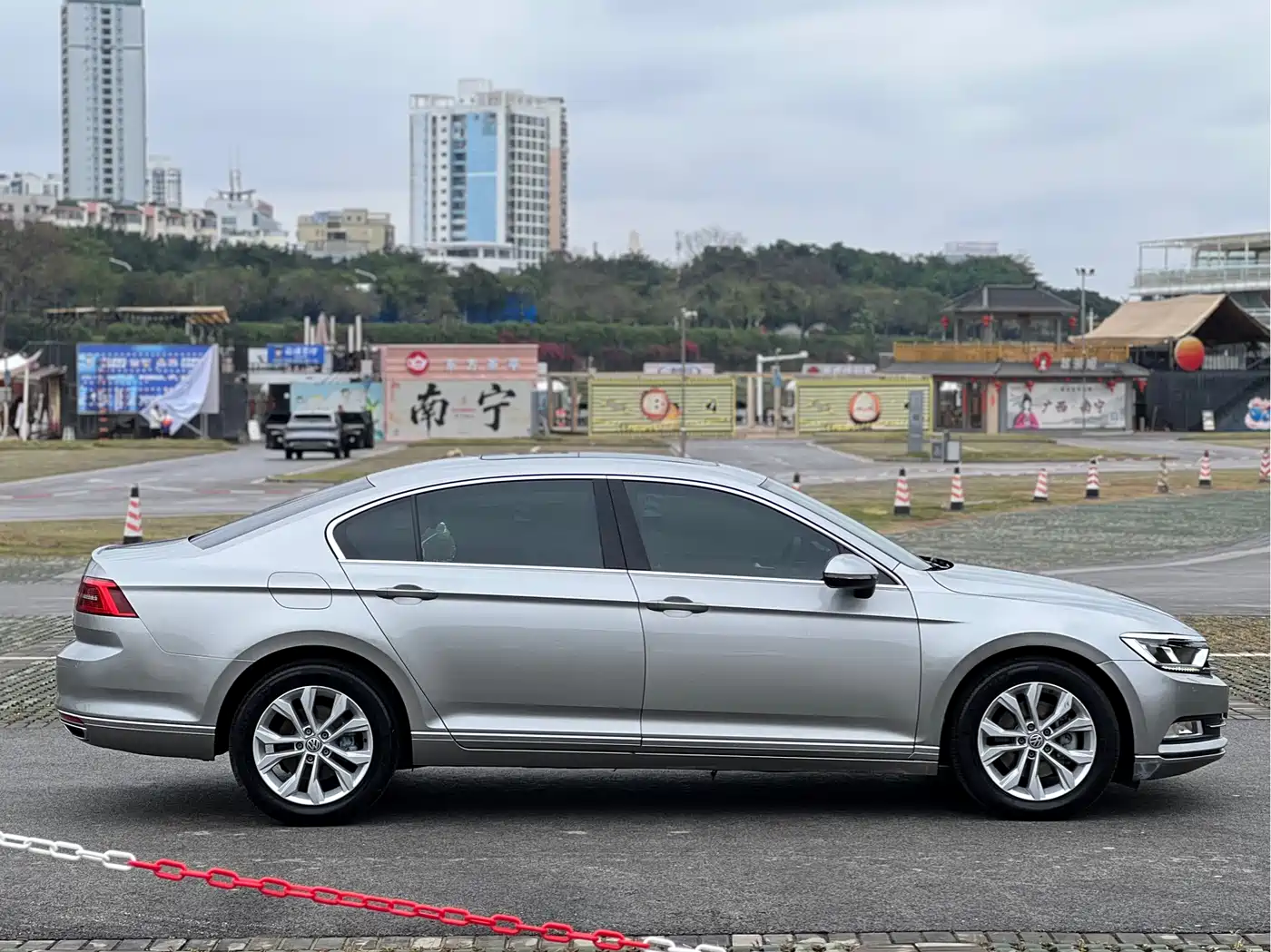 Volkswagen Magotan 2017 330TSI DSG Luxury фото 7