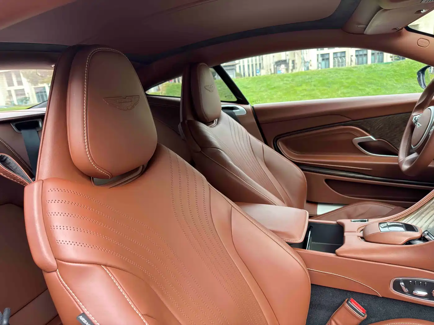 Aston Martin DB11 2018 2019 Model 4.0T V8 Coupe