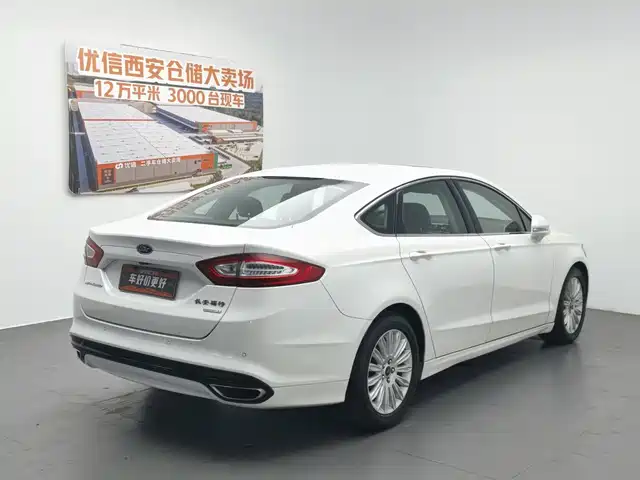 Ford Mondeo 2013 2.0L GTDi200 Luxury — фото 2