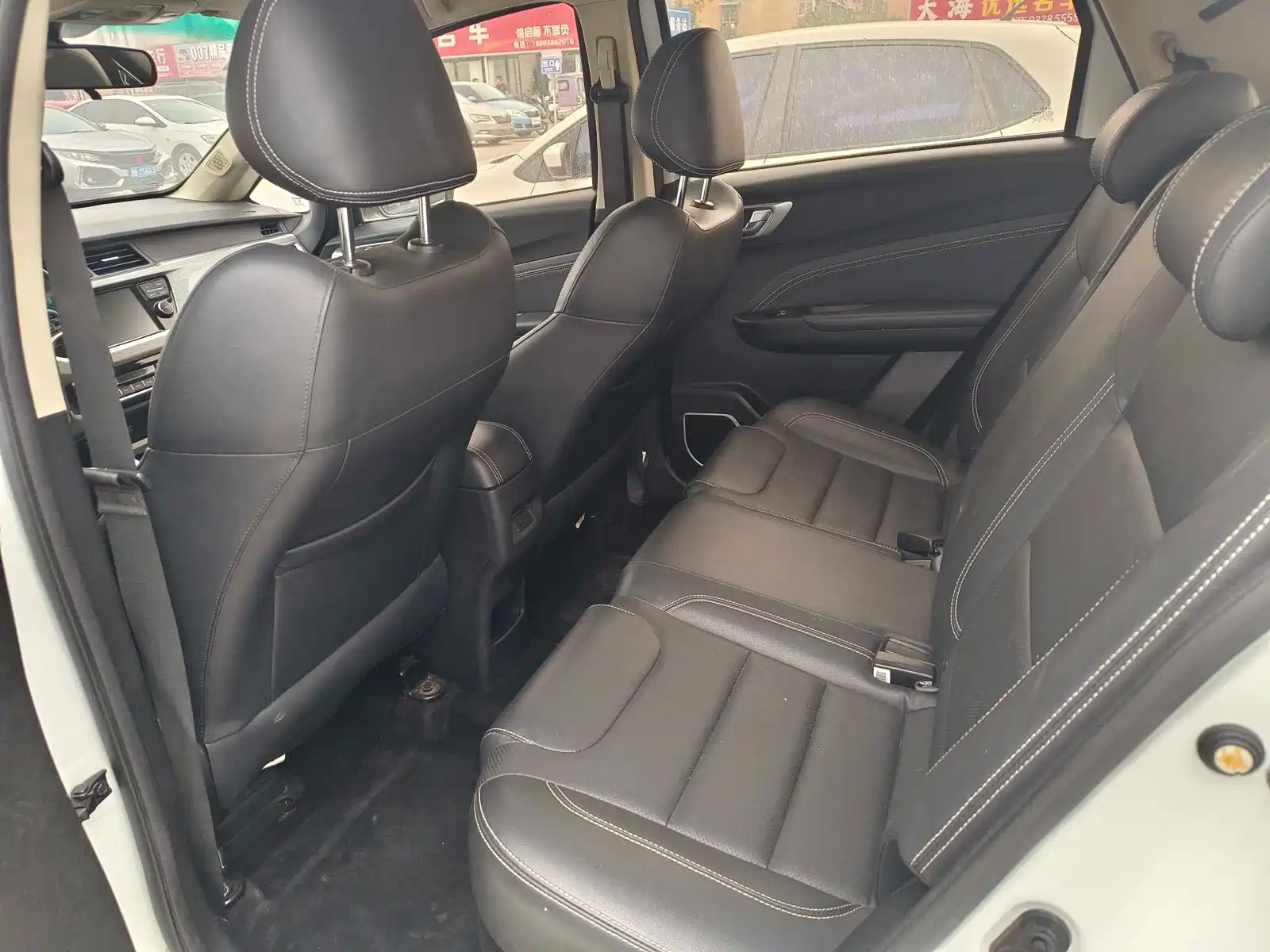 Фото 7 - Geely Vision X3