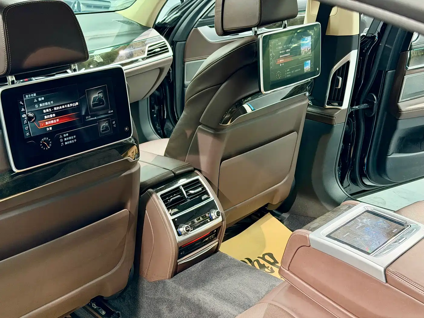 BMW 7 Series 2016 740Li Leading Edition фото 10