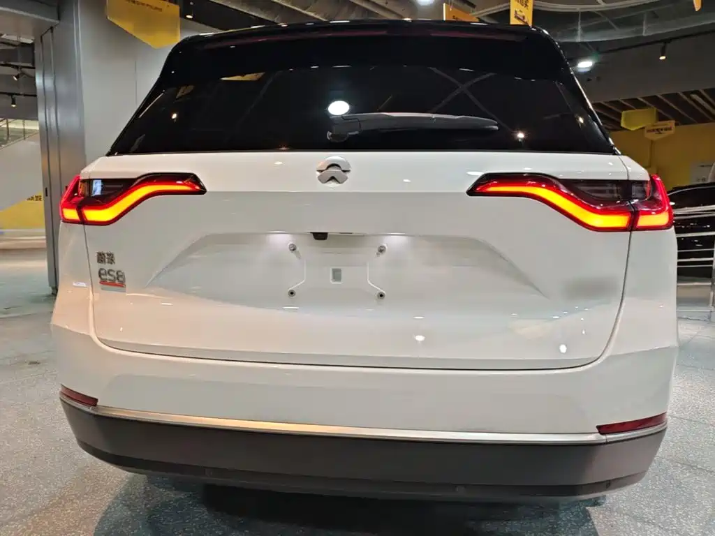 Фото 6 - NIO ES8