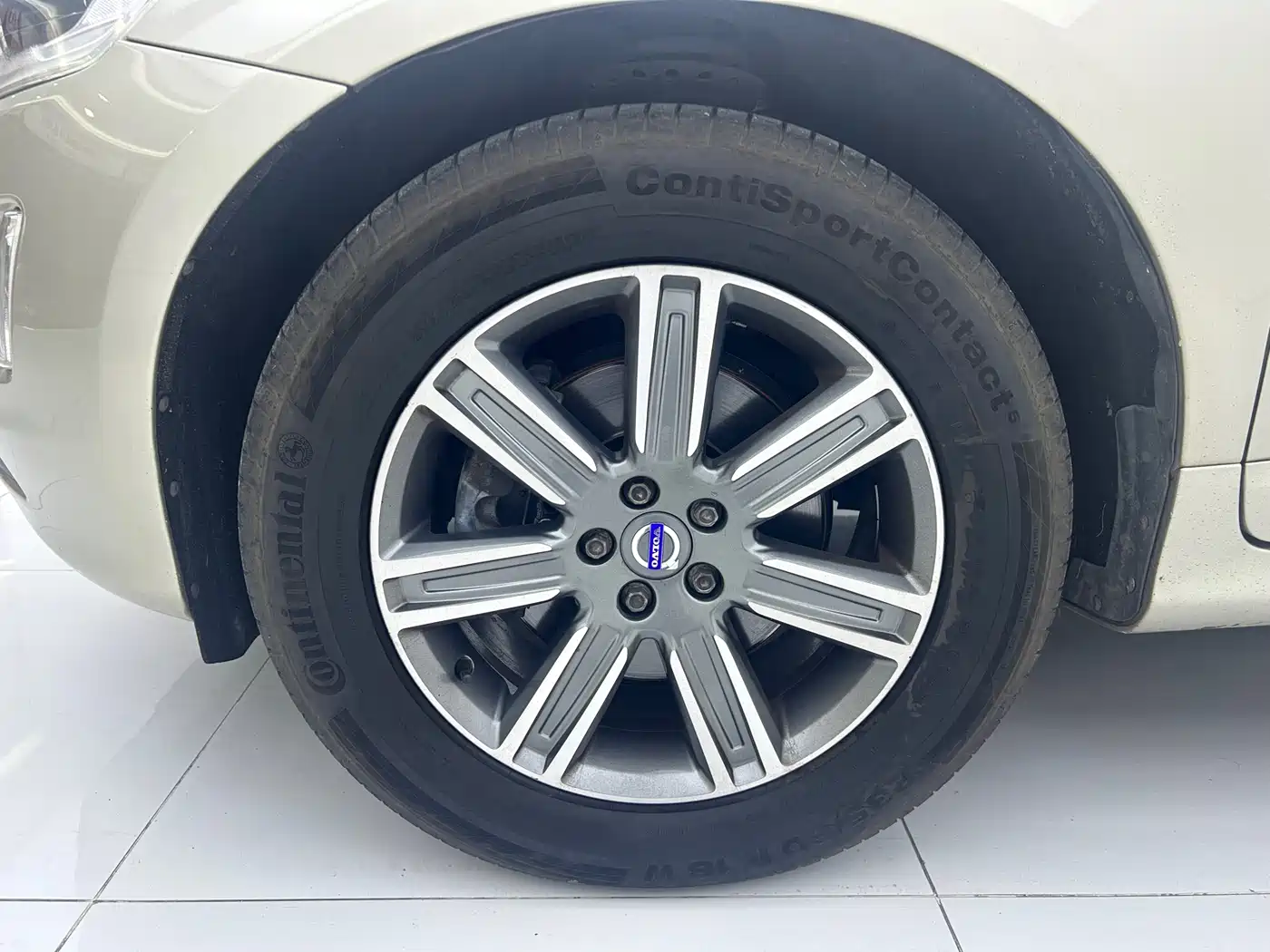 Фото 18 - Volvo XC60