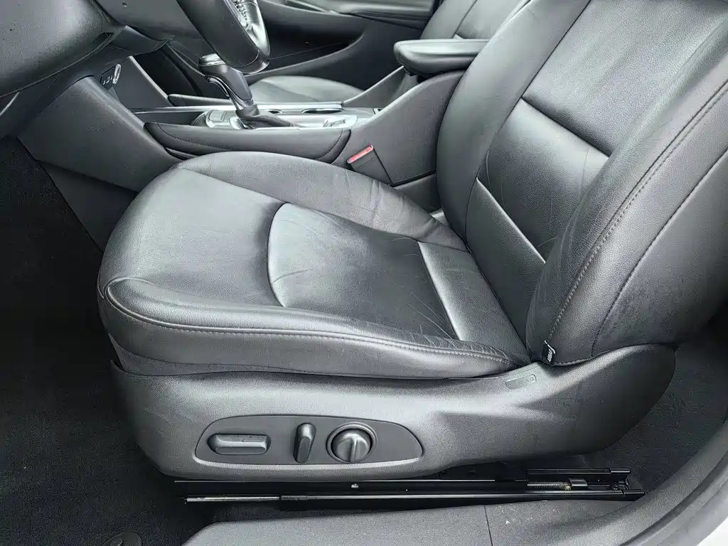 Фото 20 - Chevrolet Malibu XL