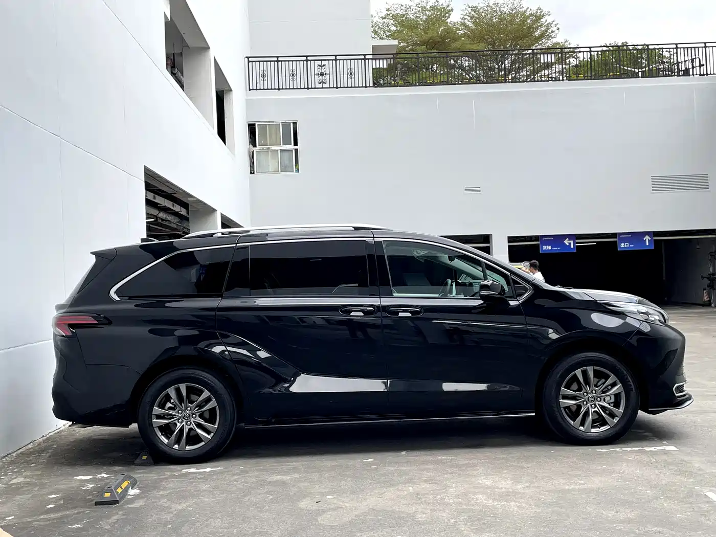 Toyota Sienna 2026 Model 2.5L Hybrid 2WD Comfort Edition фото 32