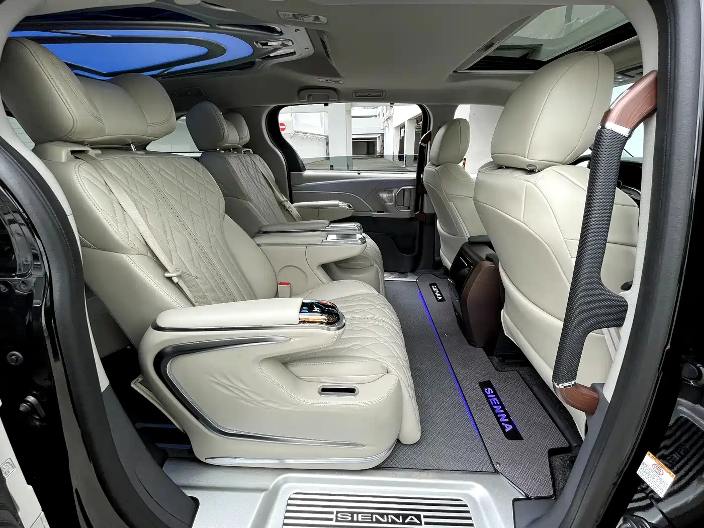 Toyota Sienna 2026 Model 2.5L Hybrid 2WD Comfort Edition фото 25