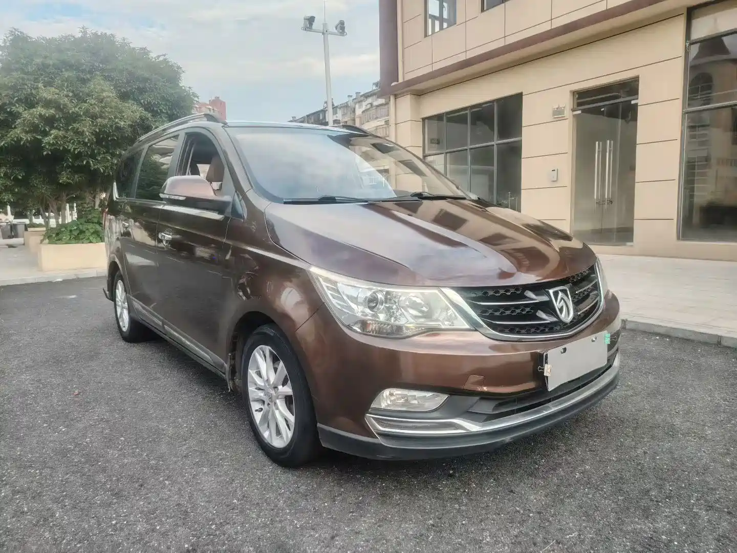 Фото 2 - Baojun 730