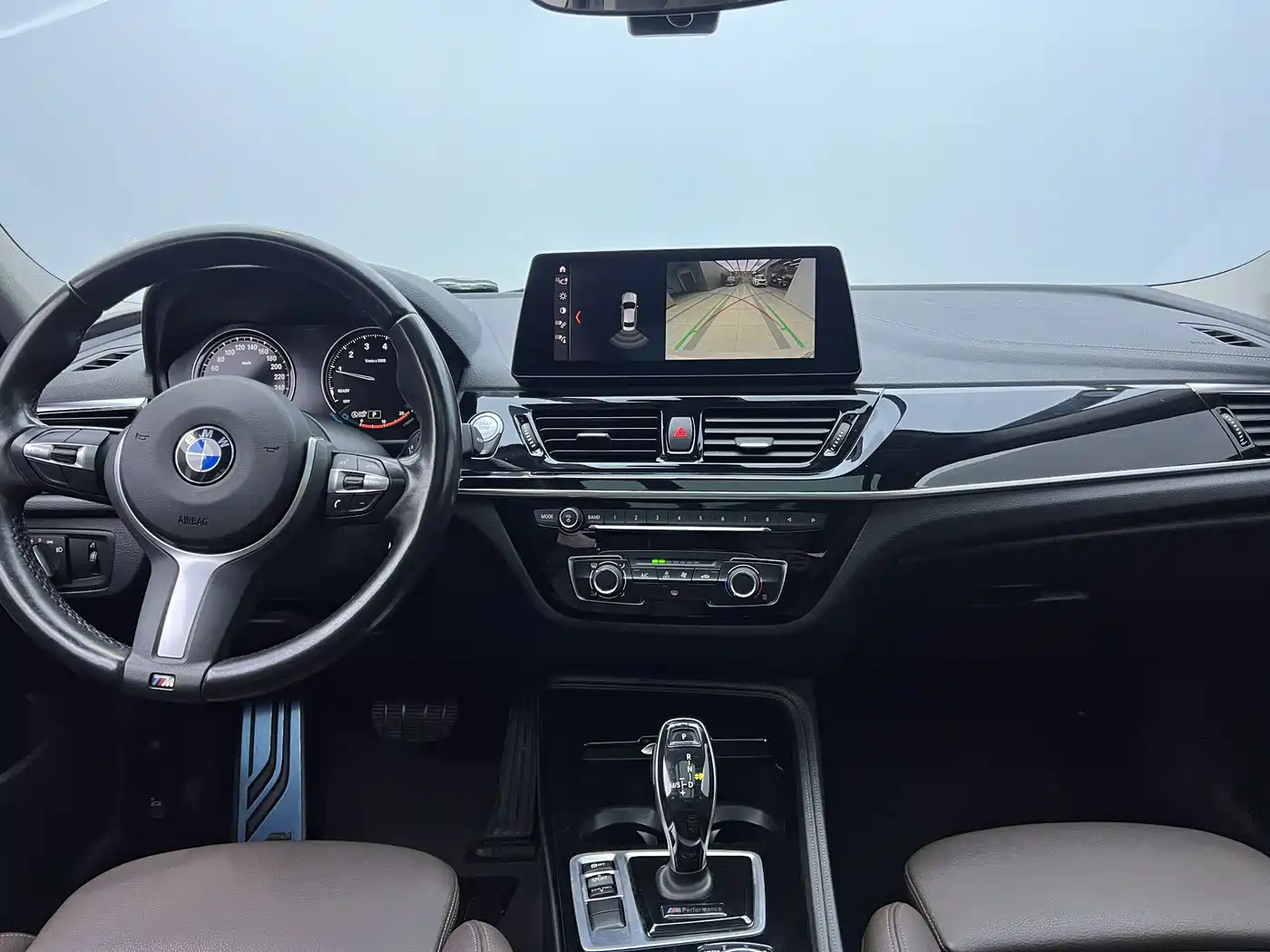 BMW 1 Series 2021 120i M Sport Shadow Edition фото 24