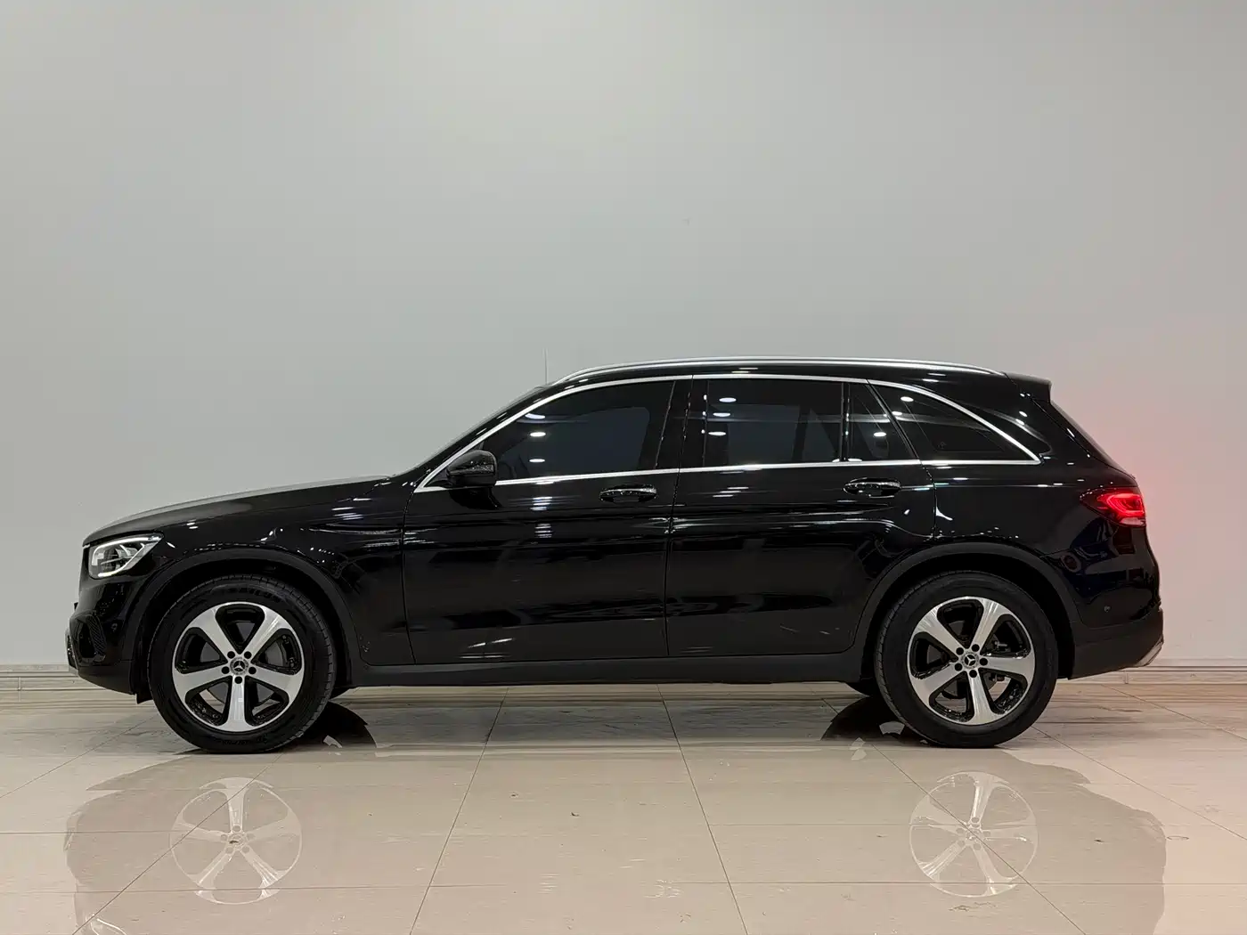 Mercedes-Benz GLC 2022 Facelift III GLC 260 L 4MATIC Dynamic фото 4