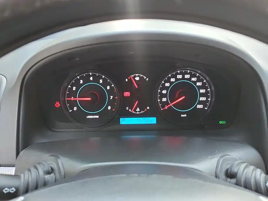 Chevrolet Captiva 2012 2012 Model 2.4L 2WD Urban Edition 5-Seater