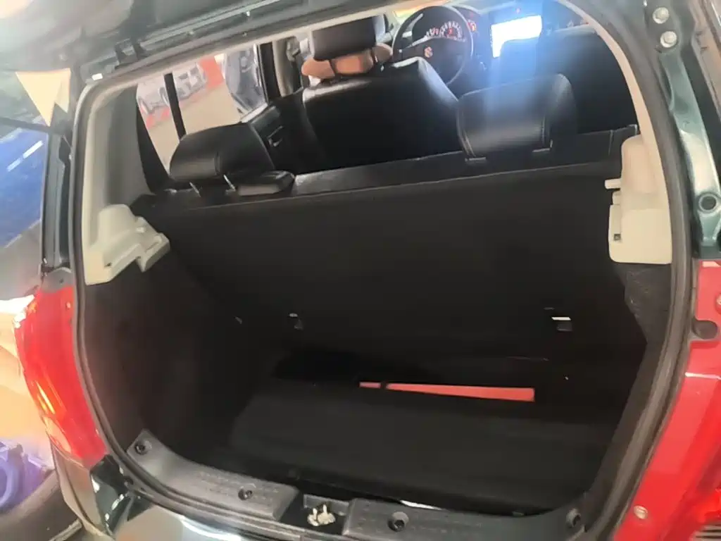 Photo 19 - Suzuki Swift