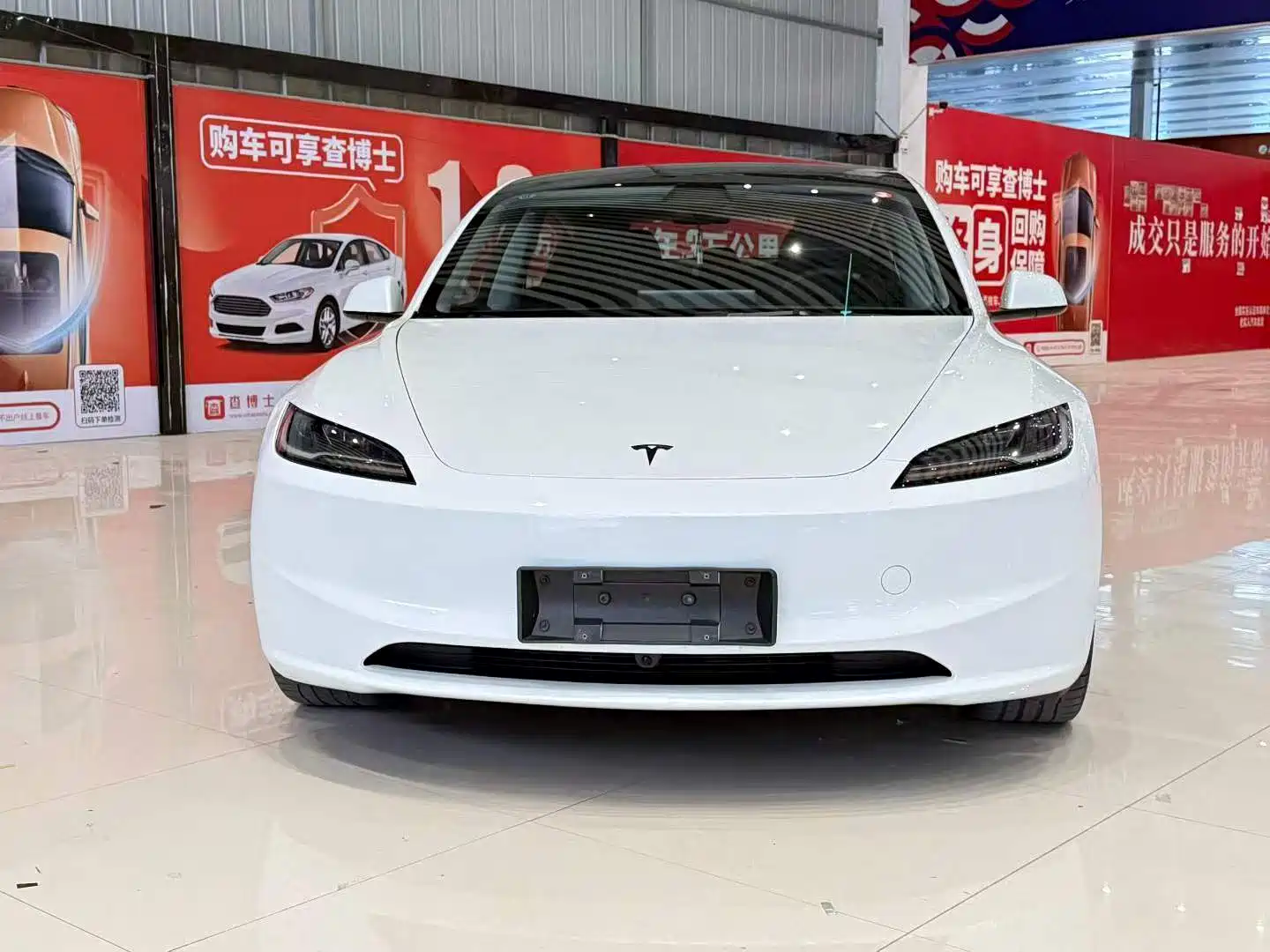 Фото 2 - Tesla Model 3