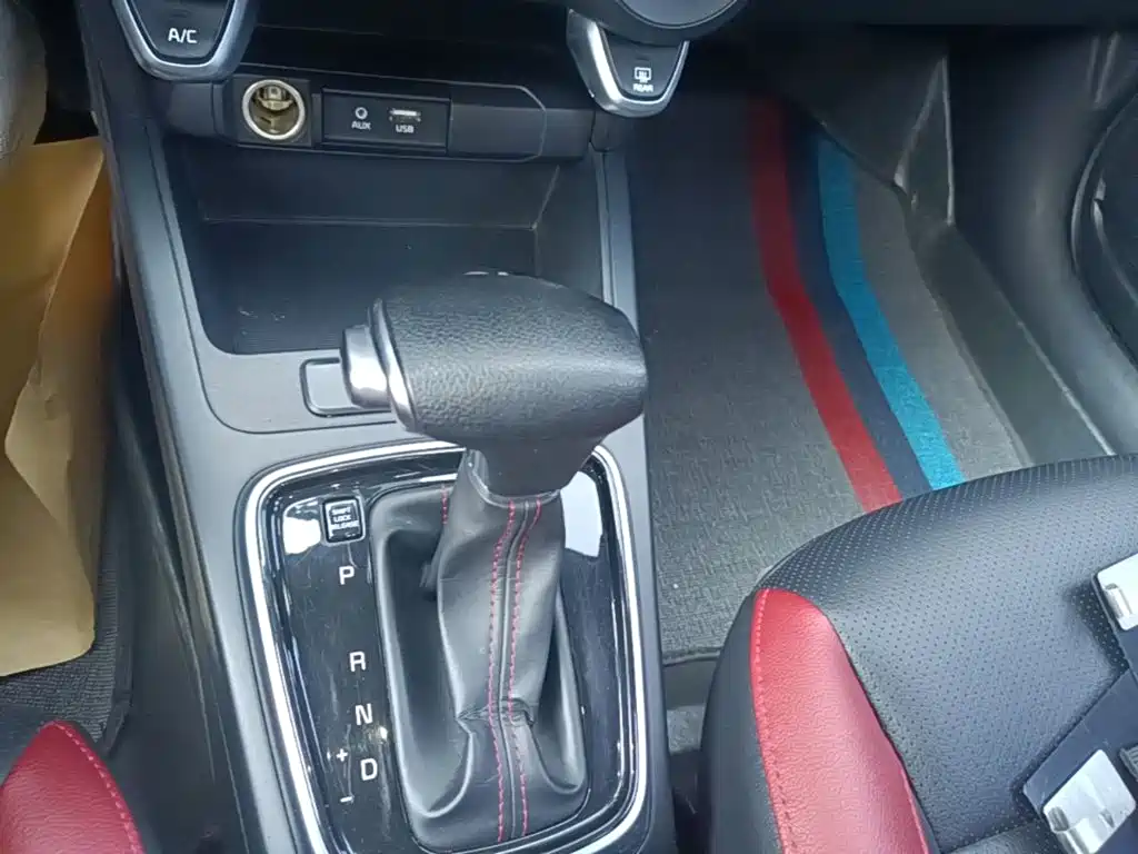 Kia KX CROSS 2018 2017 1.4L AT GLS