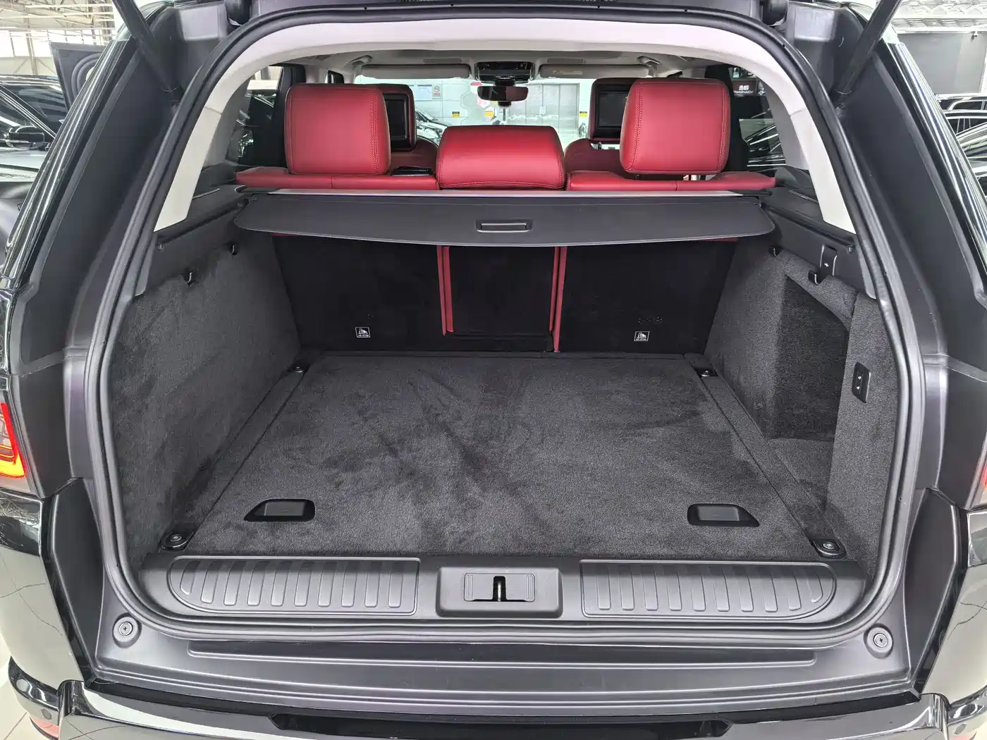 Фото 21 - Land Rover Range Rover Sport
