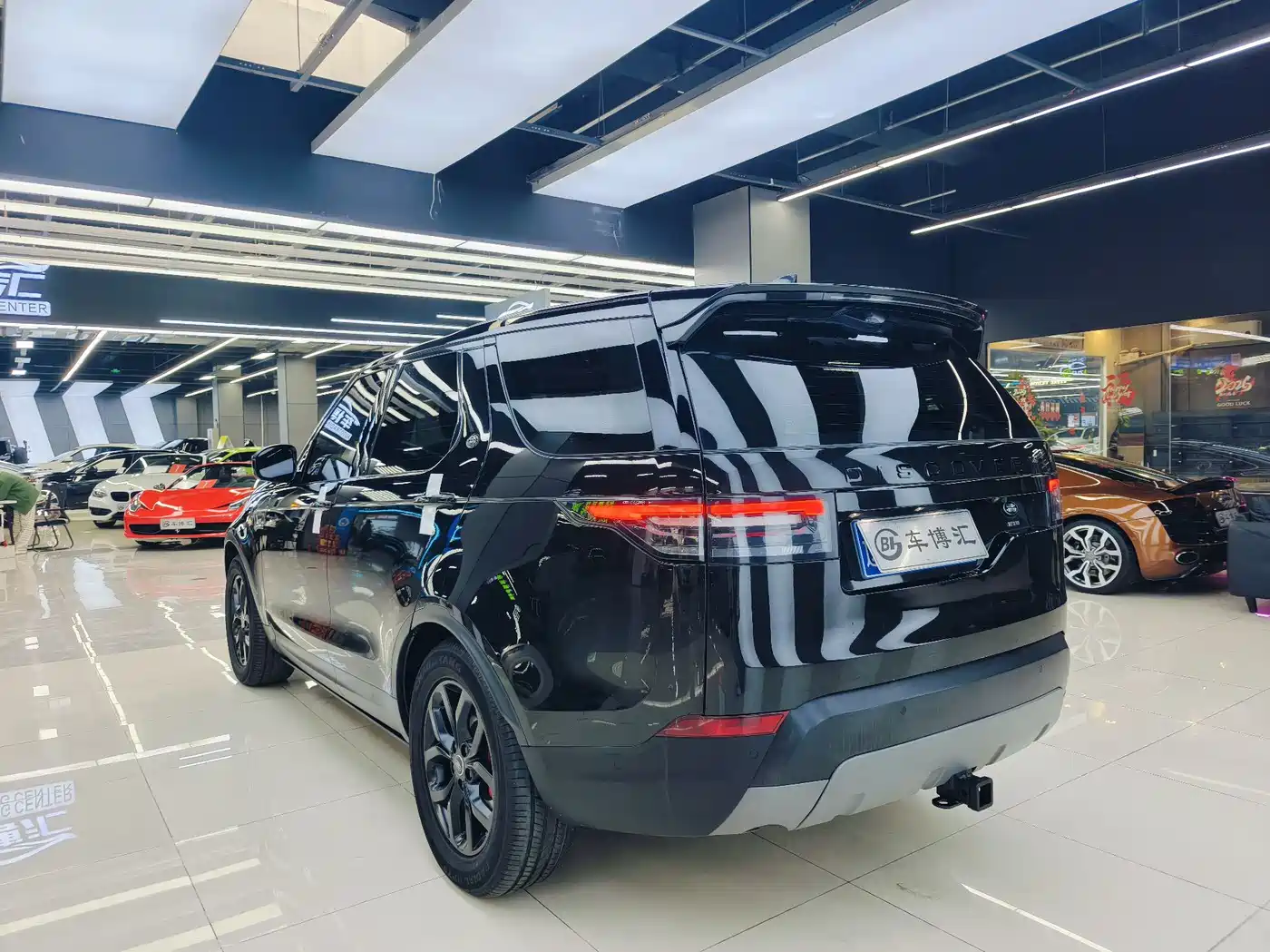 Land Rover Discovery 2019 3.0 SC V6 SE фото 4