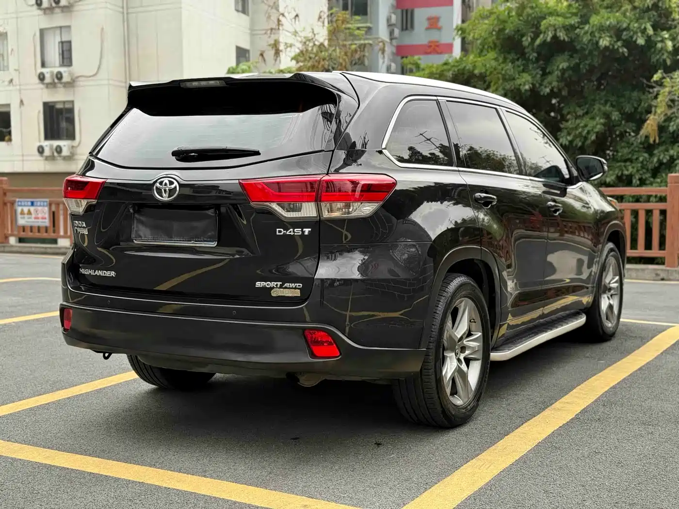 TOYOTA HIGHLANDER