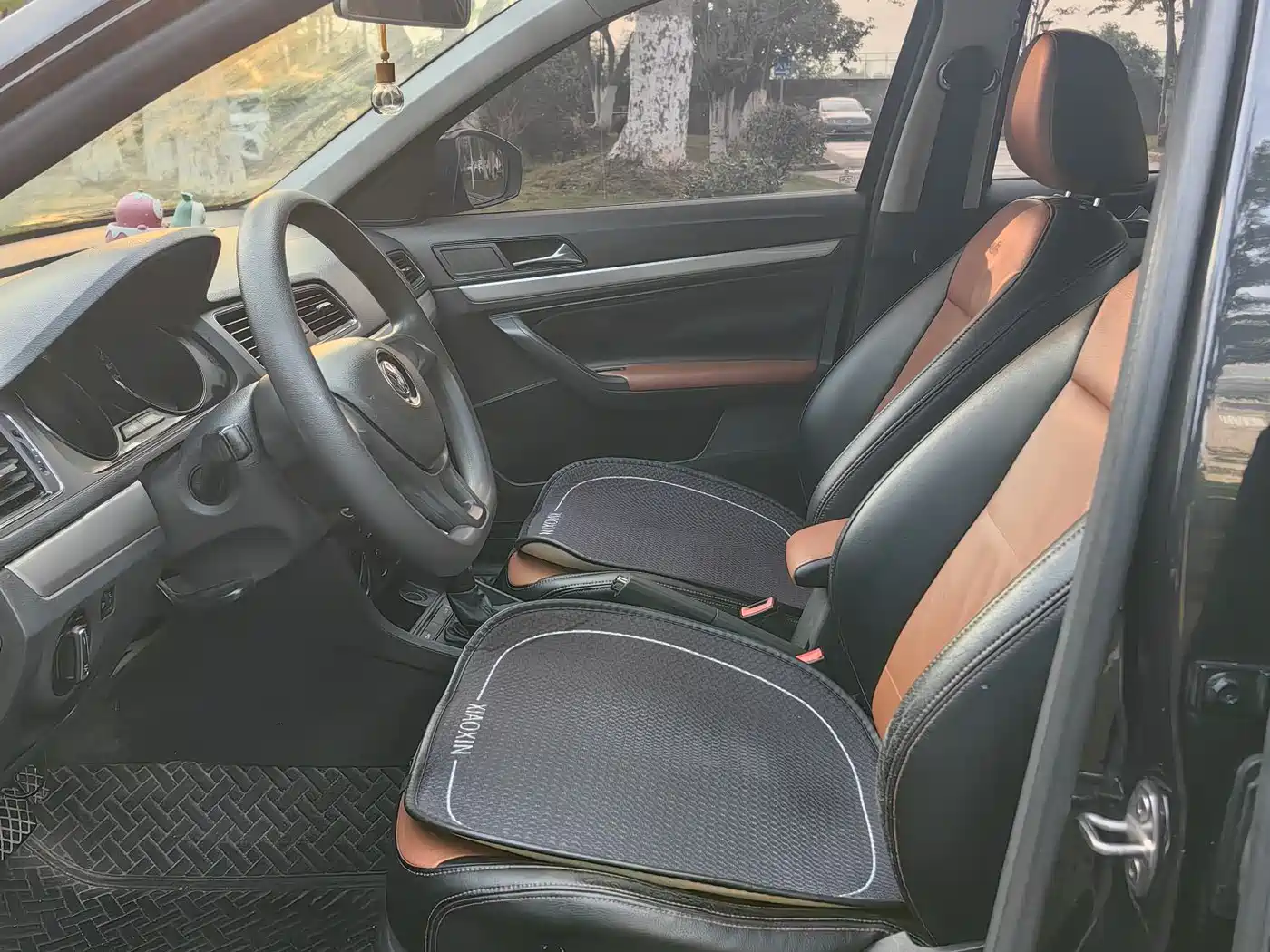 Volkswagen Lavida 2017 1.6L Automatic Trend Edition фото 4