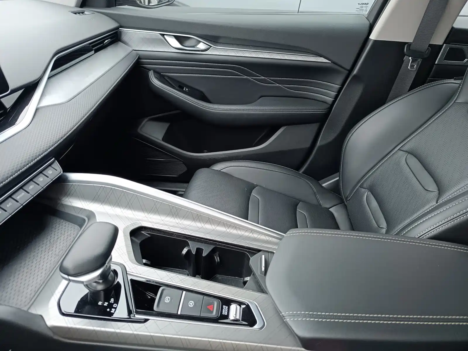 Фото 6 - Geely Preface