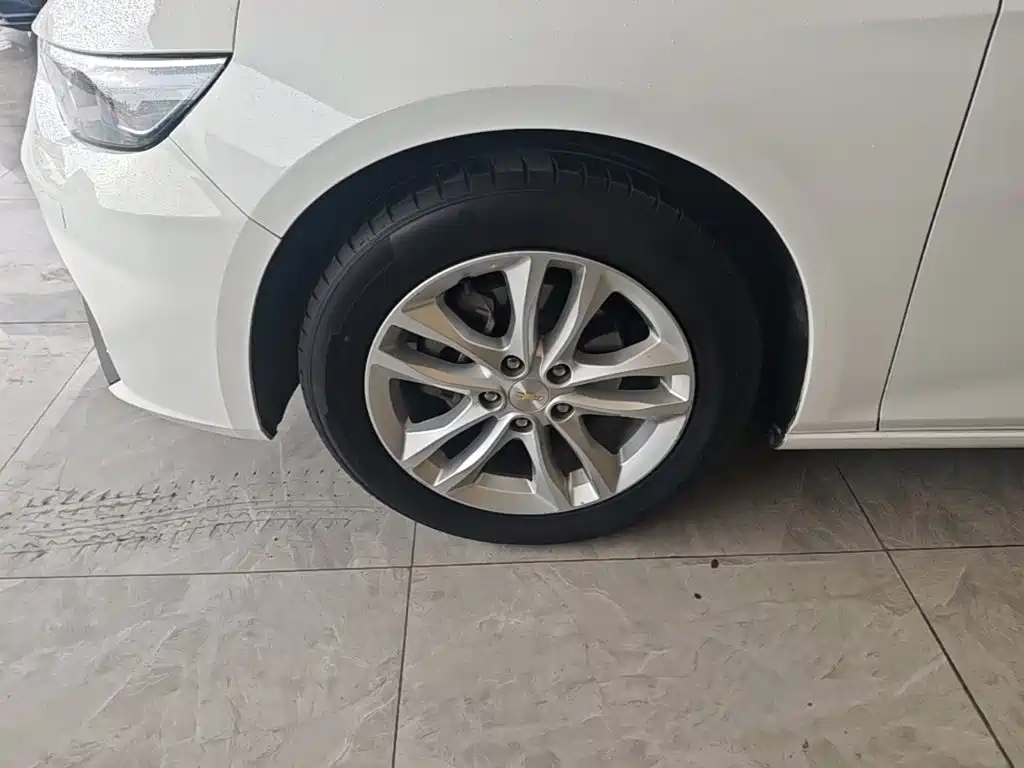 Photo 23 - Chevrolet Malibu XL