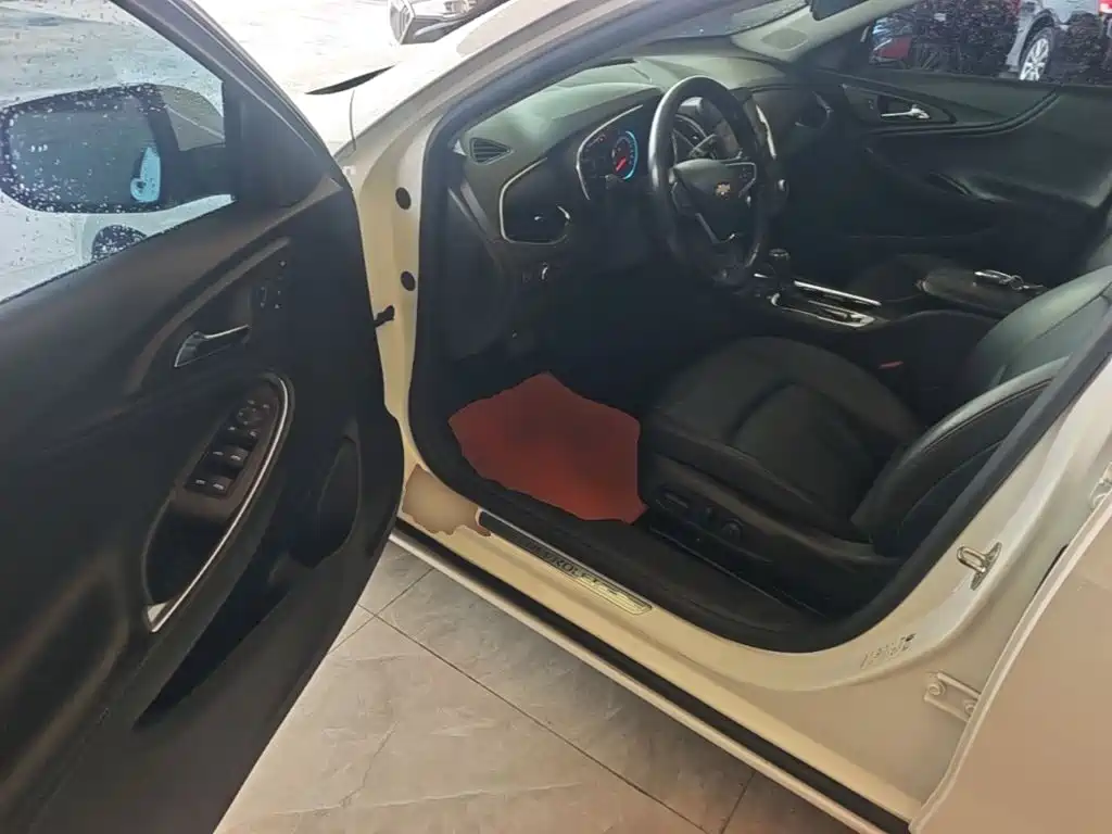 Photo 16 - Chevrolet Malibu XL