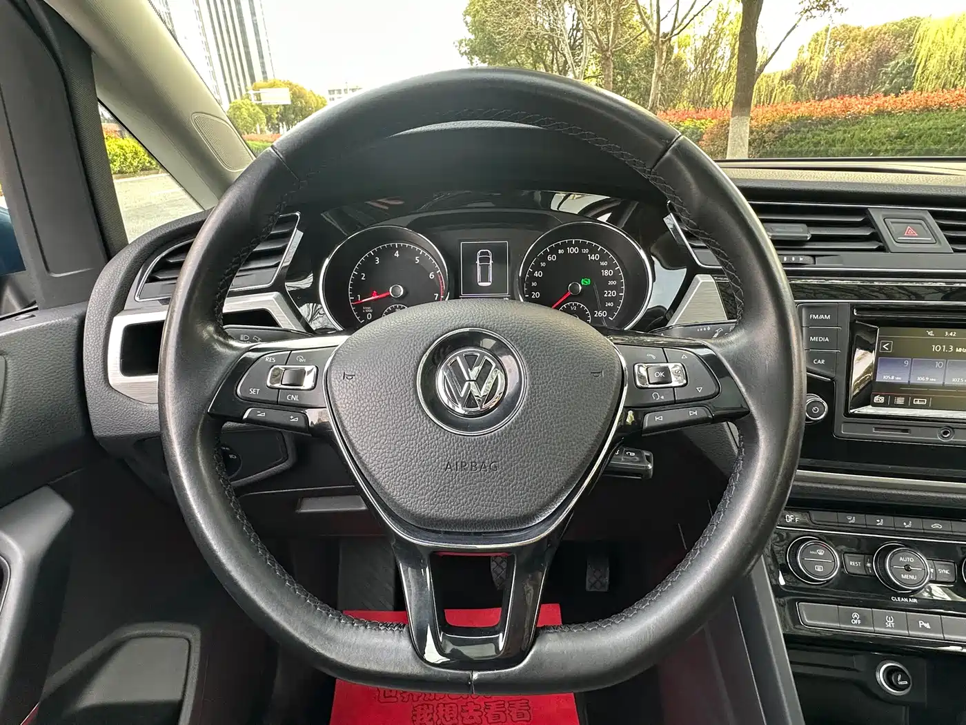 Volkswagen Touran 2016 Touran L 280TSI DSG Elegance фото 15