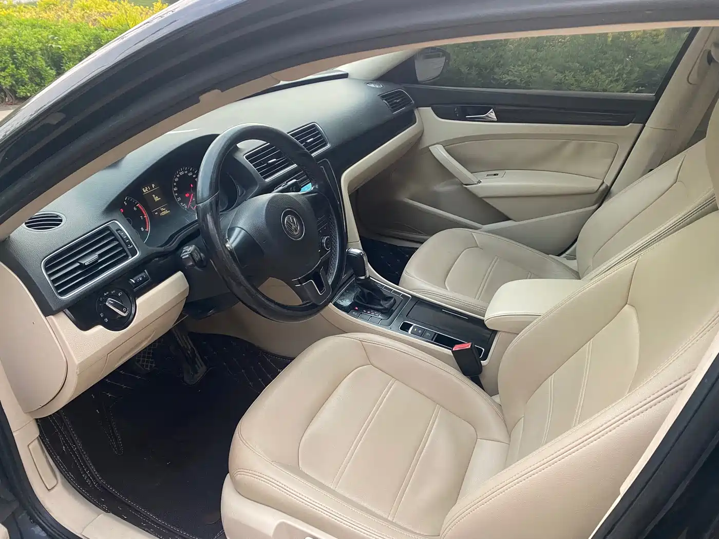 Volkswagen Passat 2013 1.8TSI DSG Government Procurement Edition фото 4