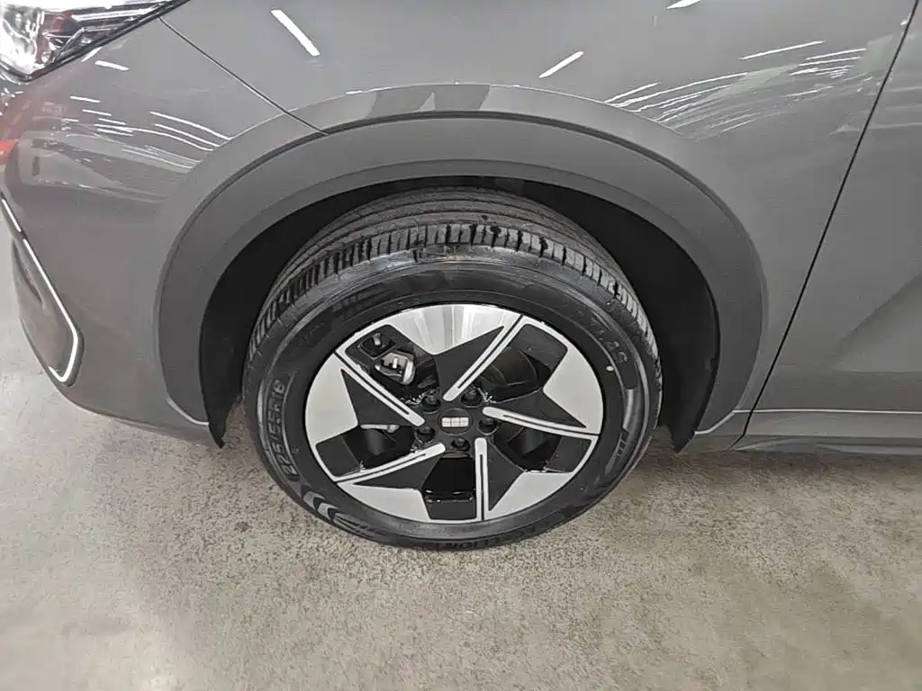 Photo 23 - Geely Galaxy Galaxy E5