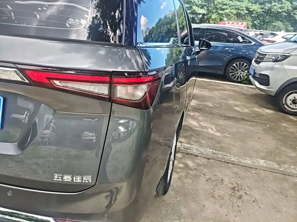 Wuling Motors Wuling Jiachen 2023 2022 1.5T CVT Smart Luxury