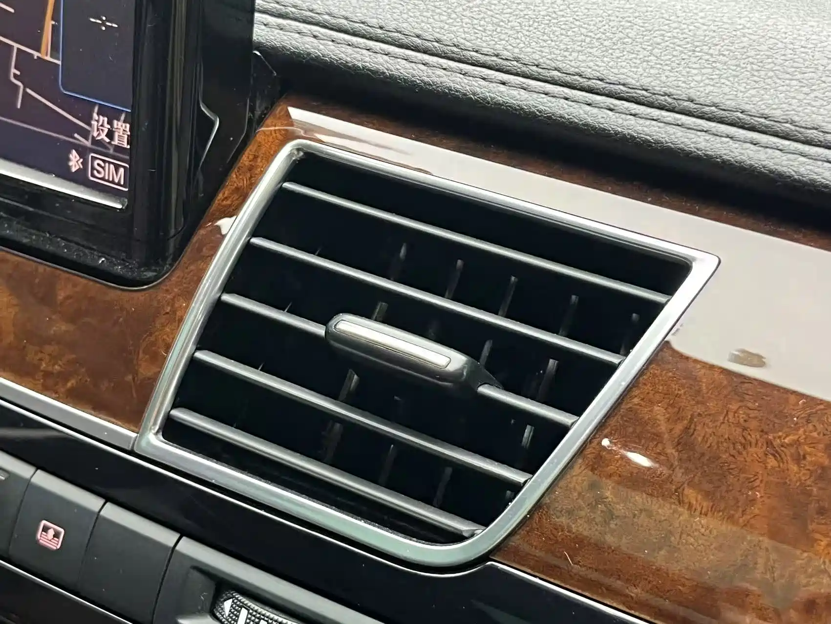 Photo 22 - Audi A8