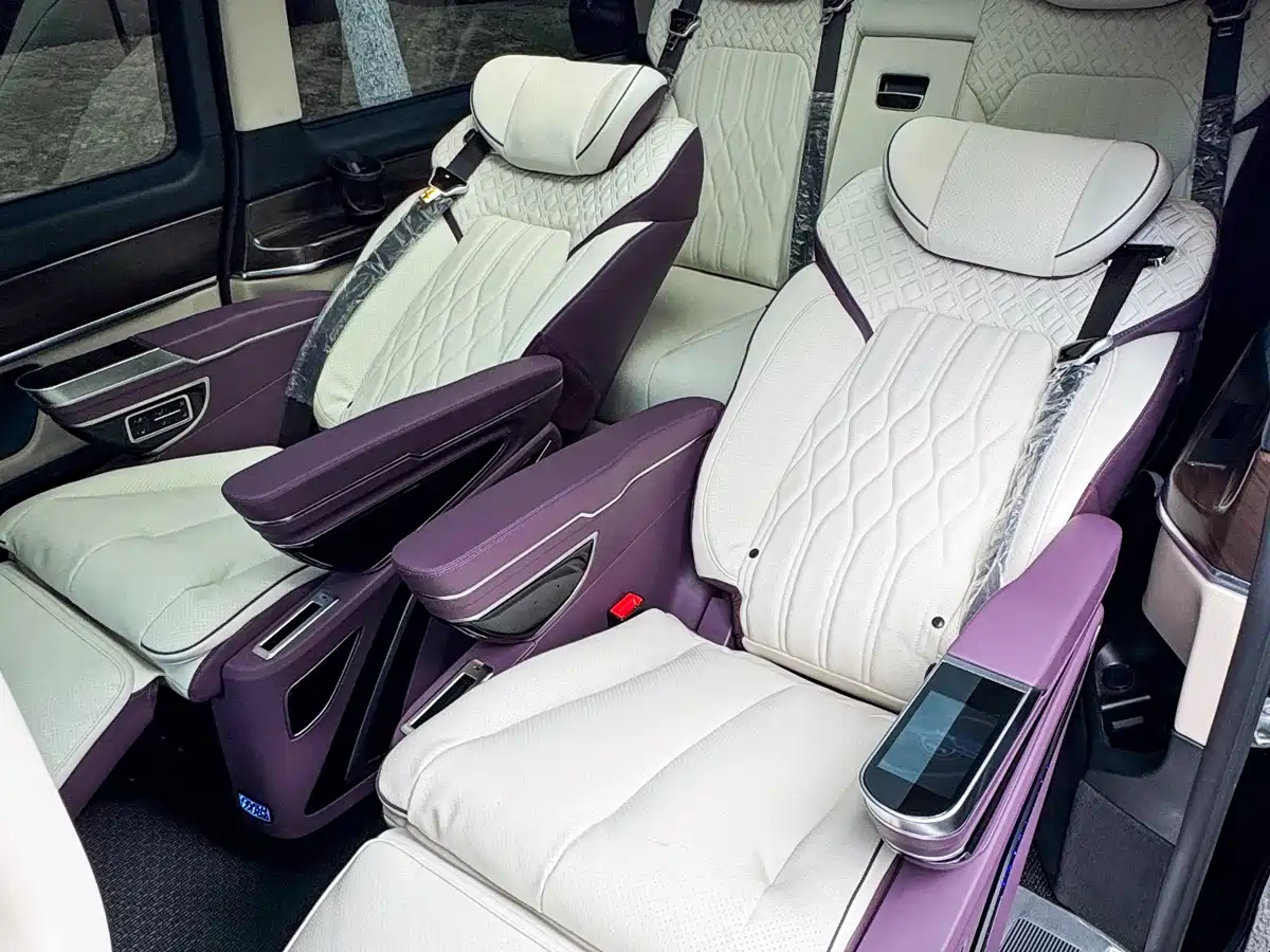 Mercedes-Benz V-Class 2022 V 260 Pilot Edition фото 13