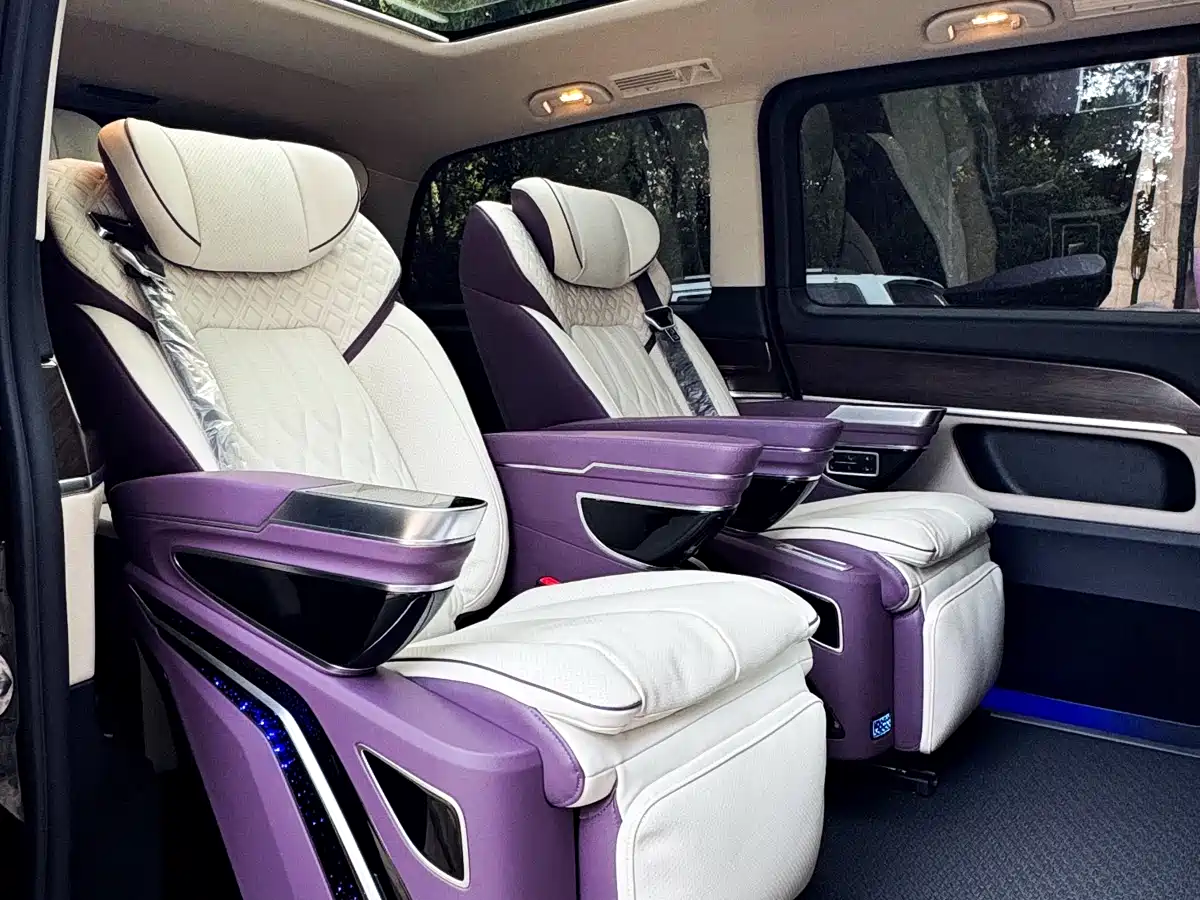 Mercedes-Benz V-Class 2022 V 260 Pilot Edition фото 24