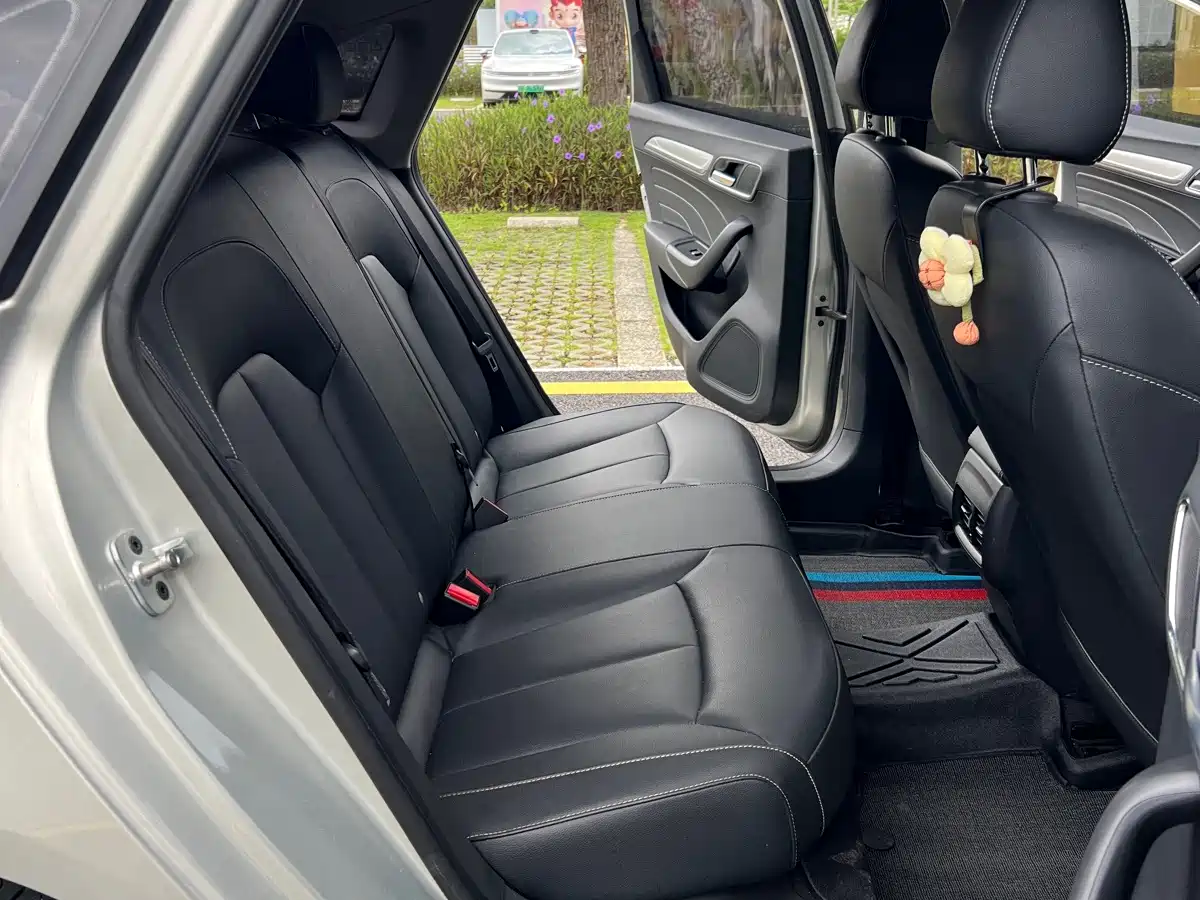 Roewe i6 New Energy 2019 2017 45T Hybrid Connected Smart Enjoyment Edition