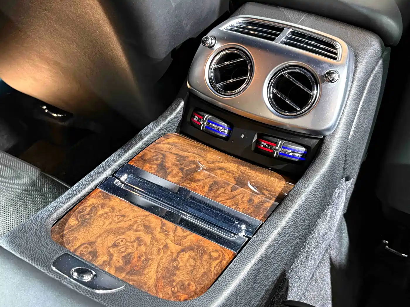 Rolls-Royce Wraith 2013 6.6T Standard фото 19