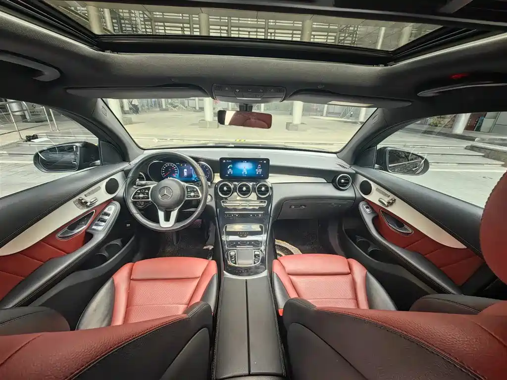 Mercedes-Benz GLC Coupe 2022 2022 GLC 260 4MATIC Coupe SUV