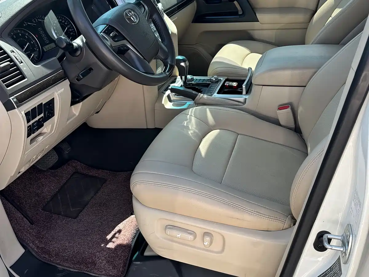 Toyota Land Cruiser (Import) 2019