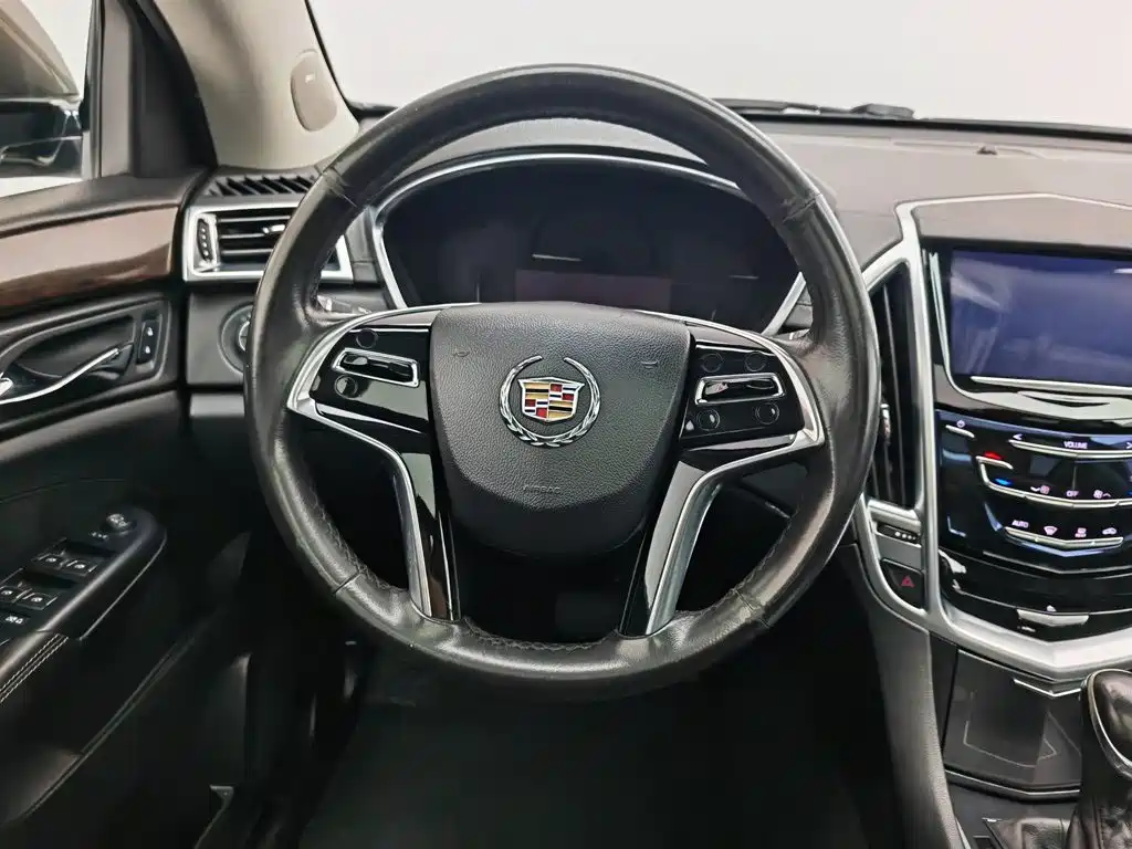 Фото 11 - Cadillac SRX